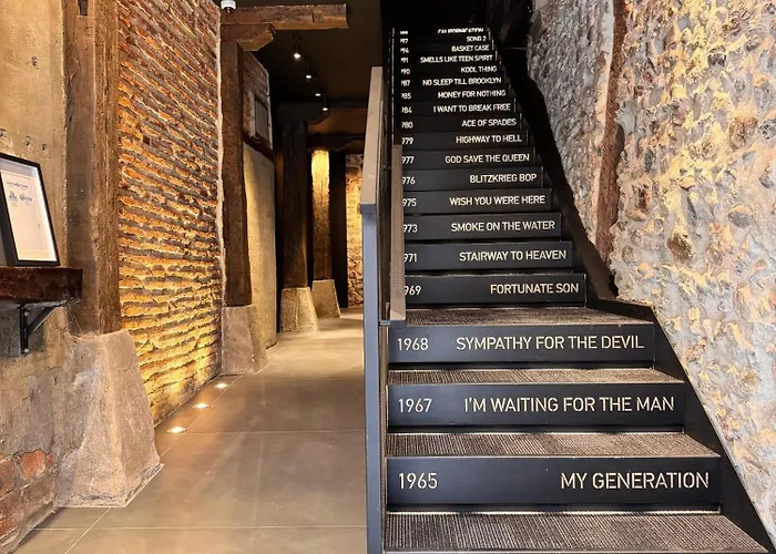 Rock&rooms Guest house 3*